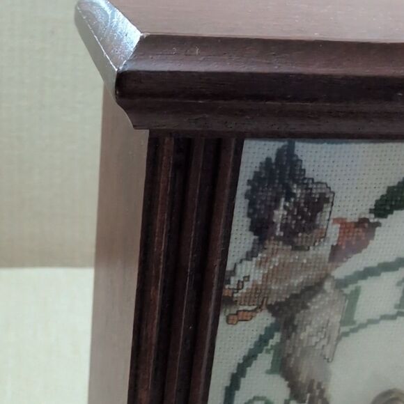 Vintage Handcrafted Cross Stitch Duck Battery Operated Wood Mantel Clock 1989 - Picture 12 of 13